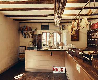 Blick auf eine alte Küche