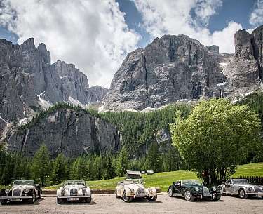 Dolomiten mit Oldtimern erkunden 