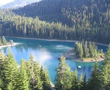 Blick auf den Caumasee