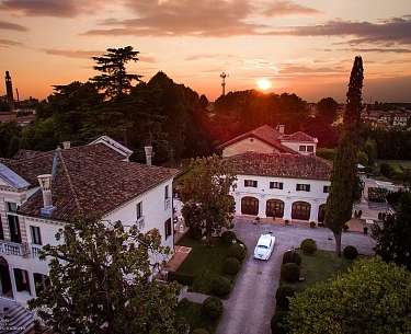 Ansicht Romantik Hotel Villa Margherita aus der Luft