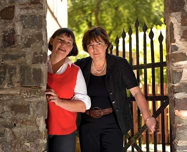 Gastgeberin Christiane Kohl mit Ihrer Schwester 