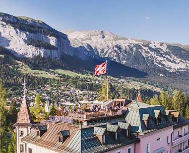 Schweizerhof Flims Waldhaus Dachterrasse Aussicht Flimserstein basichomeproductions