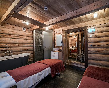 Massagen und Behandlungen