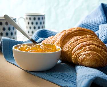 6a Croissant mit Marmelade v2