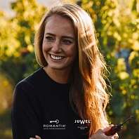 Juliane Eller von JUWEL Weine.
