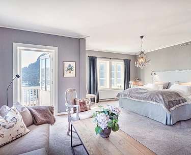 Angvik HiRes Rom Sony70 Christer Olsen Photo