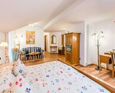 Blumensuite Classic Romantik Hotel Stafler