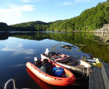 Schlauchboote auf Fluss