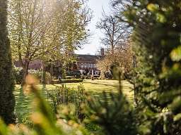 Friederike Hegner 2020 Niemeyers Romantik Posthotel Divers web 16 1