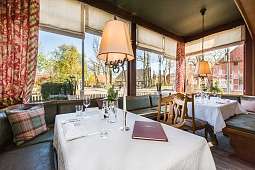 Friederike Hegner 2020 Niemeyers Romantik Posthotel Schaeferstuben web 2.jpg.