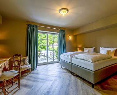 Klassikzimmer mit Terrasse