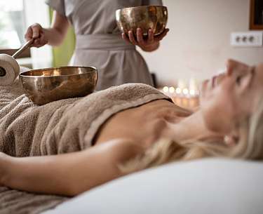 Klangschalenmassage im Romantik Hotel Stafler