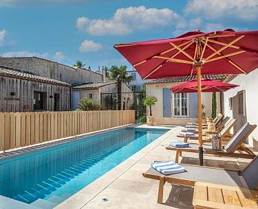 La Baronnie Hotel SPA La Villa Baronnie Pool