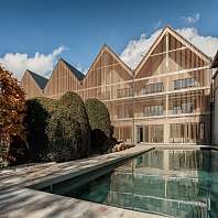 Outdoor Naturpool - Romantik Hotel Hirschen