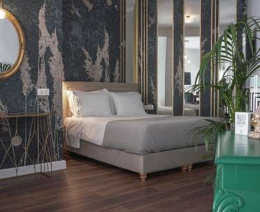 Blick auf das Schlafzimmer in der Suite Pandora