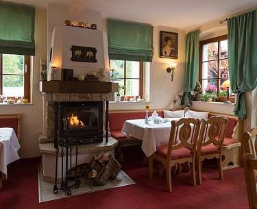 Restaurant mit Kaminzimmer
