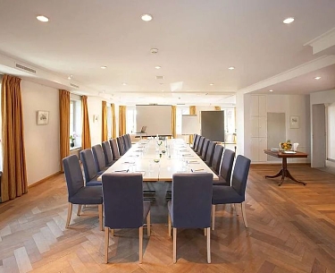 Grosser Saal in Blockbestuhlung 