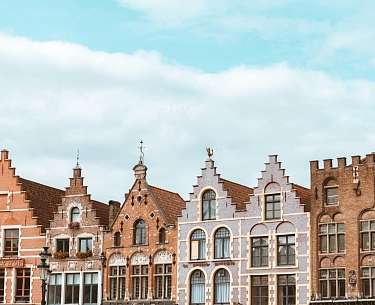 Blick auf die Häuserfassade in der historischen Stadt Gent im Kultururlaub 