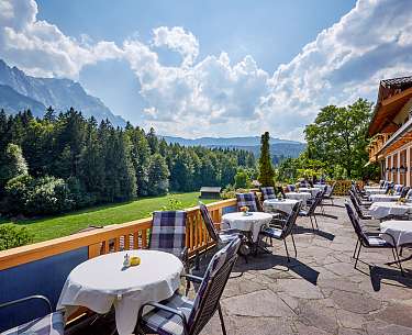 Panoramaterrasse des Romantik Alpenhotel Waxenstein