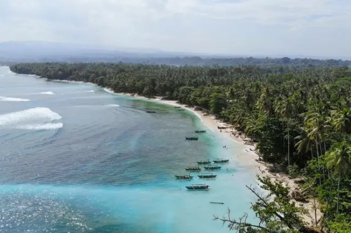 Beach Tourism in Lampung is Good and Popular