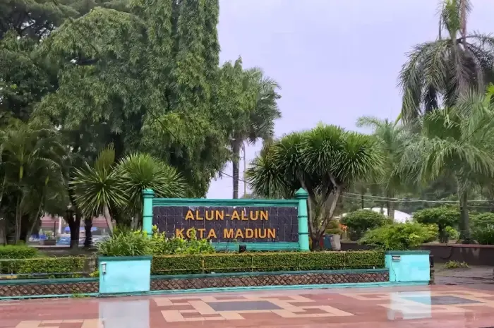 Alun-Alun Kota Madiun: A Fun and Iconic Recreation Spot in the Heart of the City